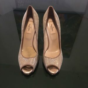 Valentino gold high heels size 39